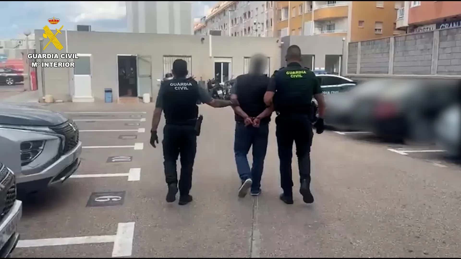 В Торревьехе русский парень решил «крышевать» местный бизнес, как было в 90-х на родине