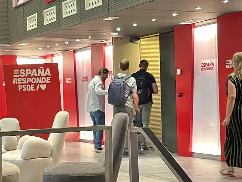 Обыски в офисе социалистов