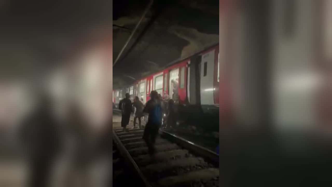 Пожар в метро Барселоны. 139 человек отравились дымом, 39 – госпитализировали