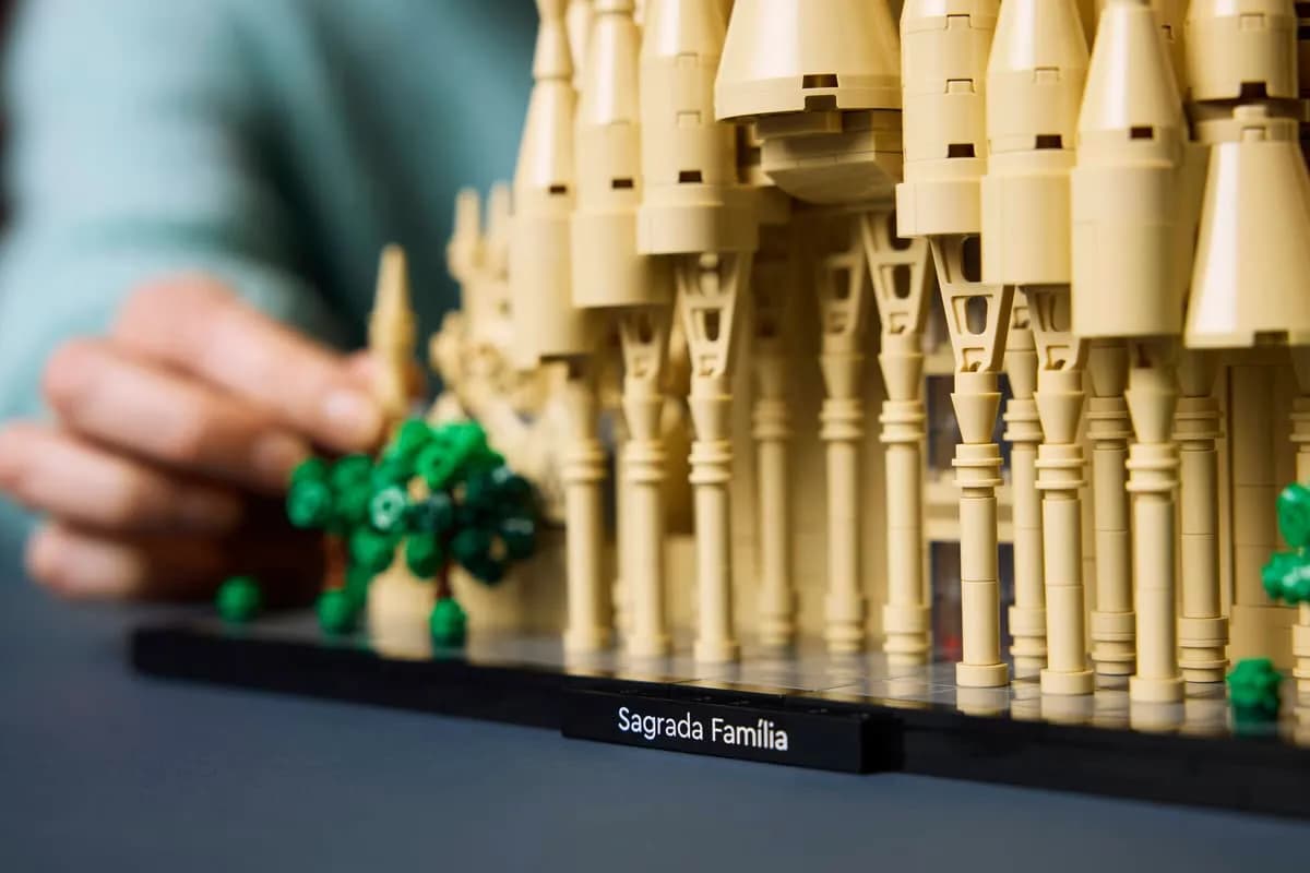Саграда Фамилия LEGO