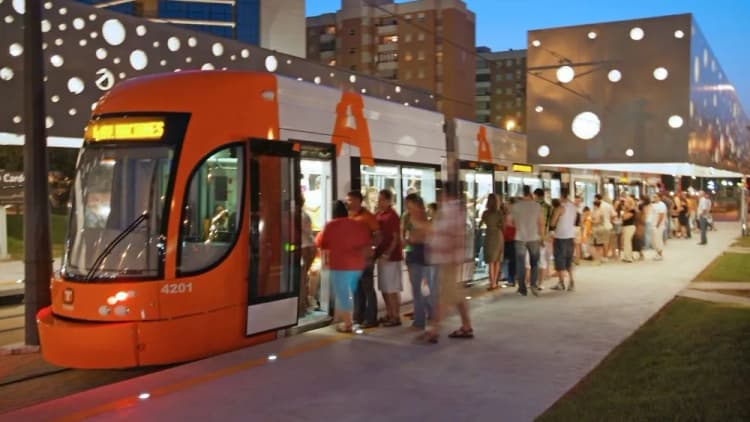 В провинции Аликанте запускают TRAMnochador