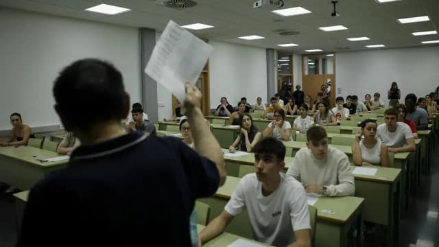 Экзамен PAU в Валенсии в 2025 году