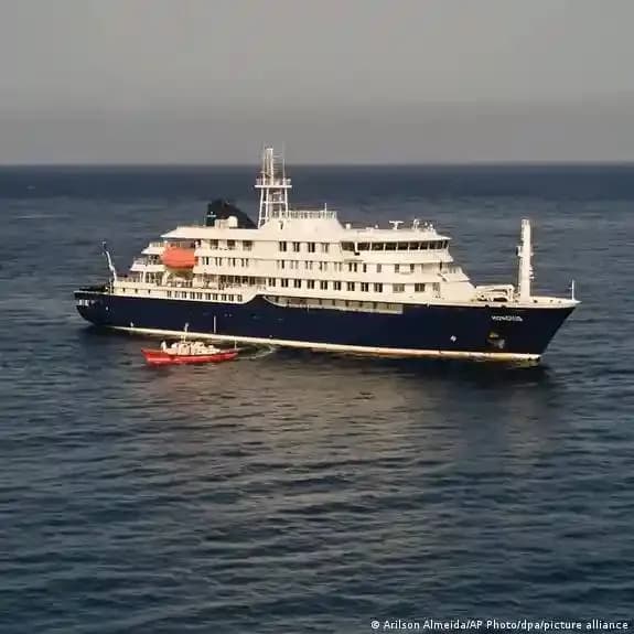 Лайнер MV Hondius