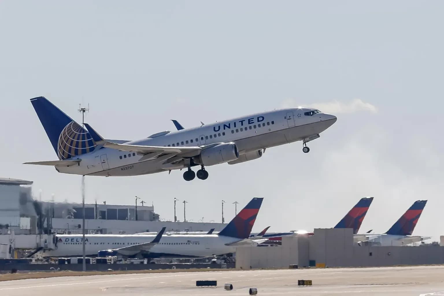 Самолет компании United Airlines