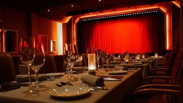 Пинчук и Бережко в Барселоне, Aquarella Music Restaurant, Barcelona