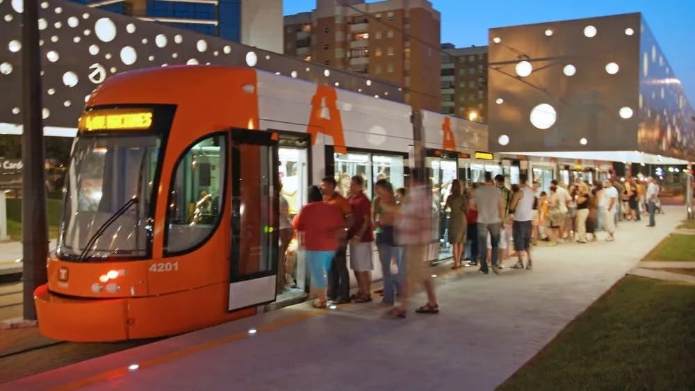 В провинции Аликанте запускают TRAMnochador