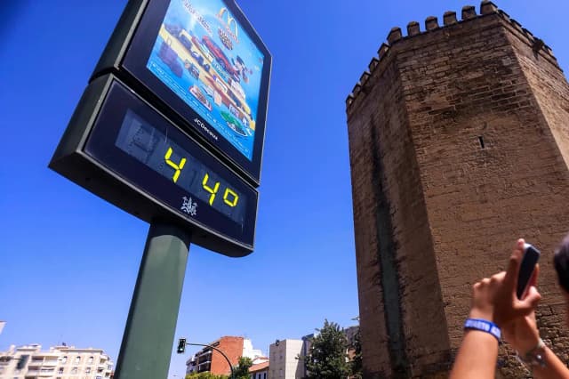 Европа из-за жары потеряла уже около 14 тысяч человек