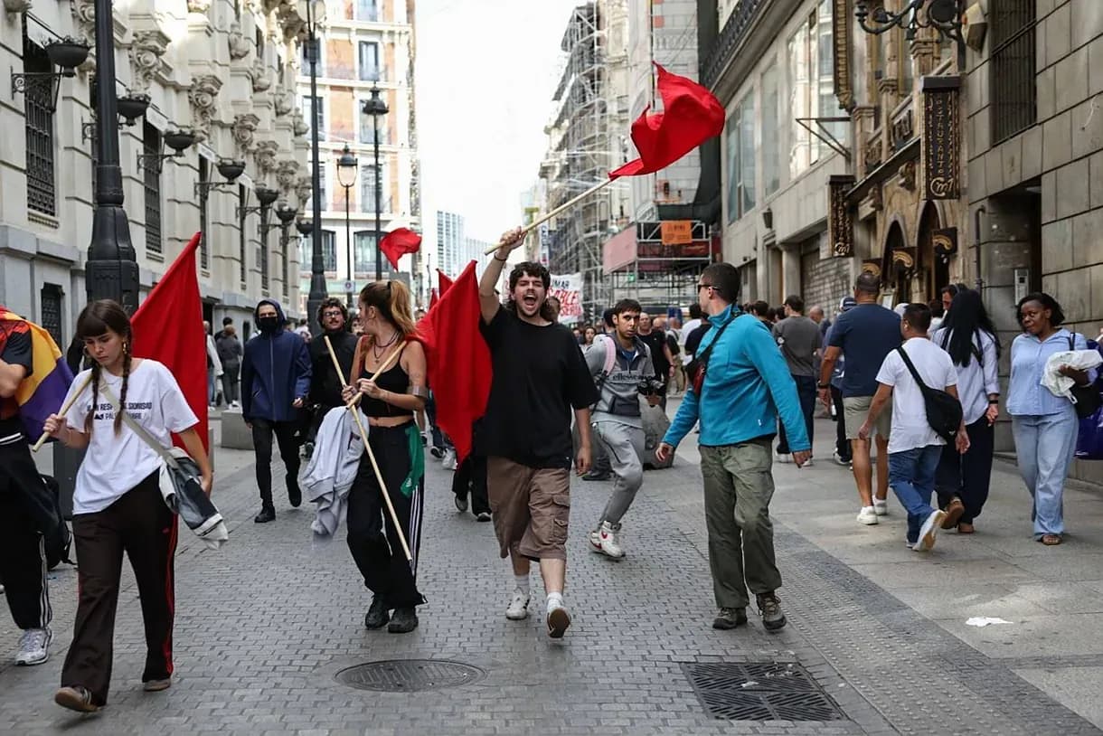 Недовольные митингующие