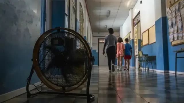В одной из школ Арагона родители сами скидывались на кондиционеры