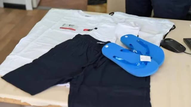 В Барселоне тем, у кого украли вещи на пляже, будут выдавать бесплатную одежду и сланцы